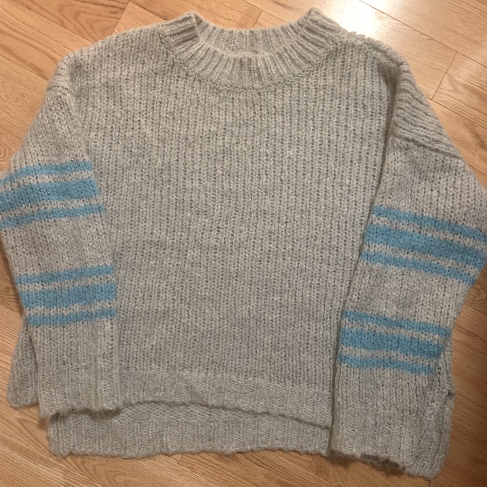 Aerie Gray and Blue sweater
